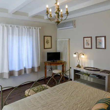 I Torretti Locazione Turistica, Ristorante, Lounge Bar ゲストハウス アーゾロ