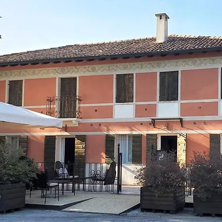 I Torretti Locazione Turistica, Ristorante, Lounge Bar بيت ضيافة أسولو